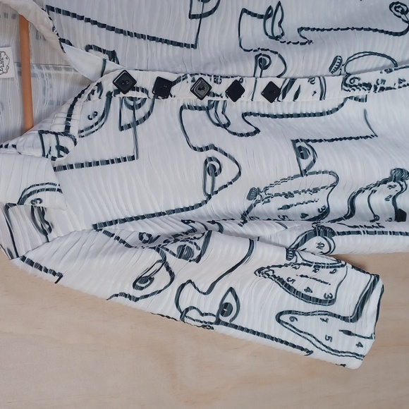 Et Lois Wearable Art White Button Front Shirt Black Scribble Face, Clocks Design - Picture 7 of 15